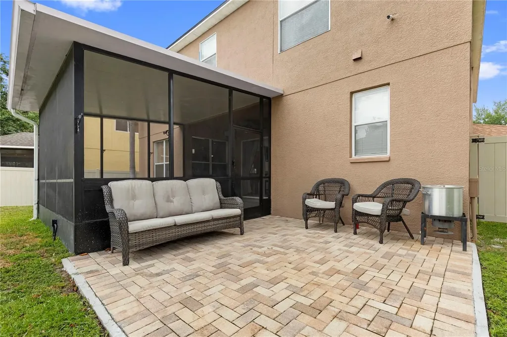 6932 Gray Catbird Loop Wesley Chapel FL 33545