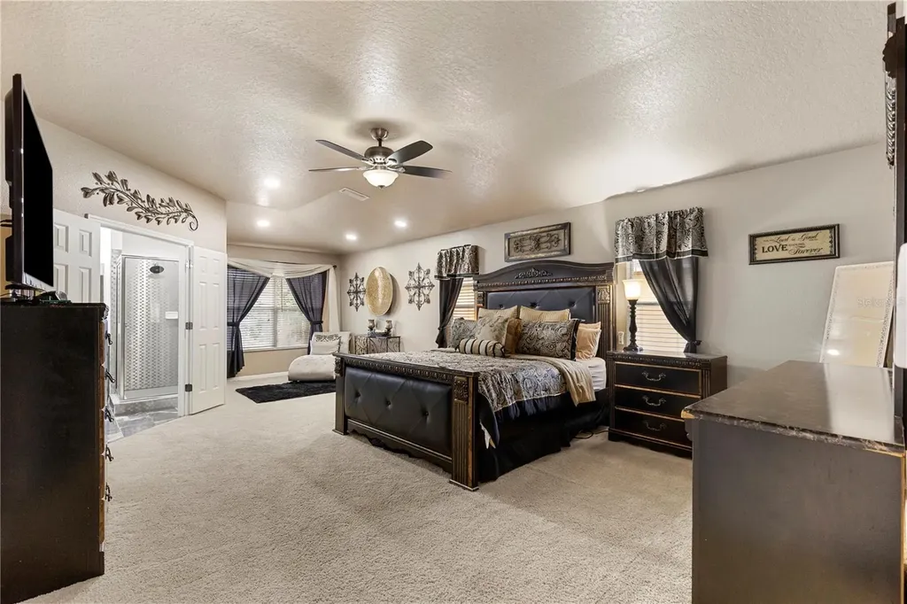 6932 Gray Catbird Loop Wesley Chapel FL 33545