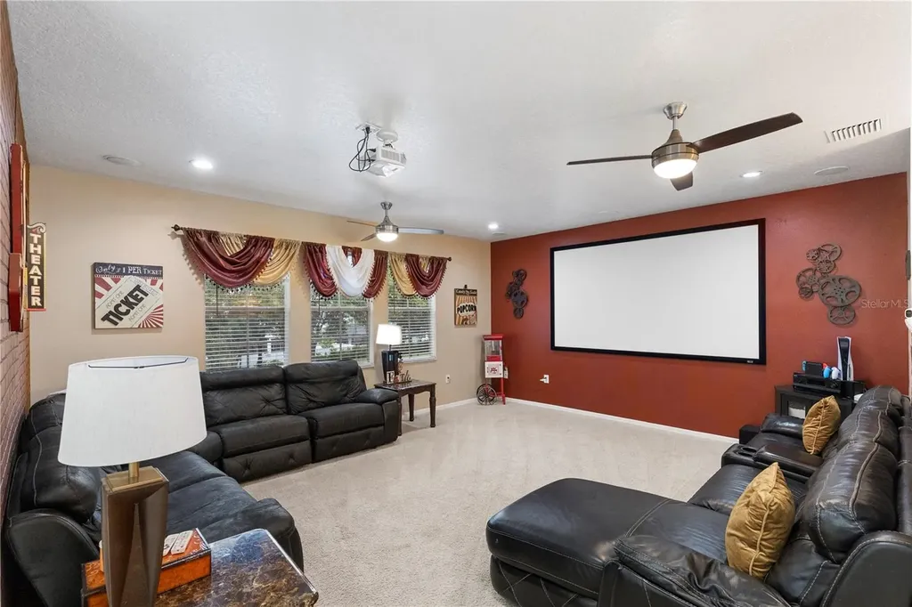 6932 Gray Catbird Loop Wesley Chapel FL 33545