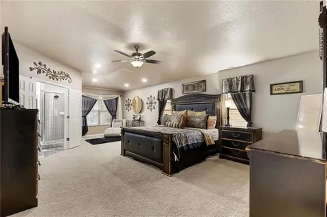 6932 Gray Catbird Loop Wesley Chapel FL 33545