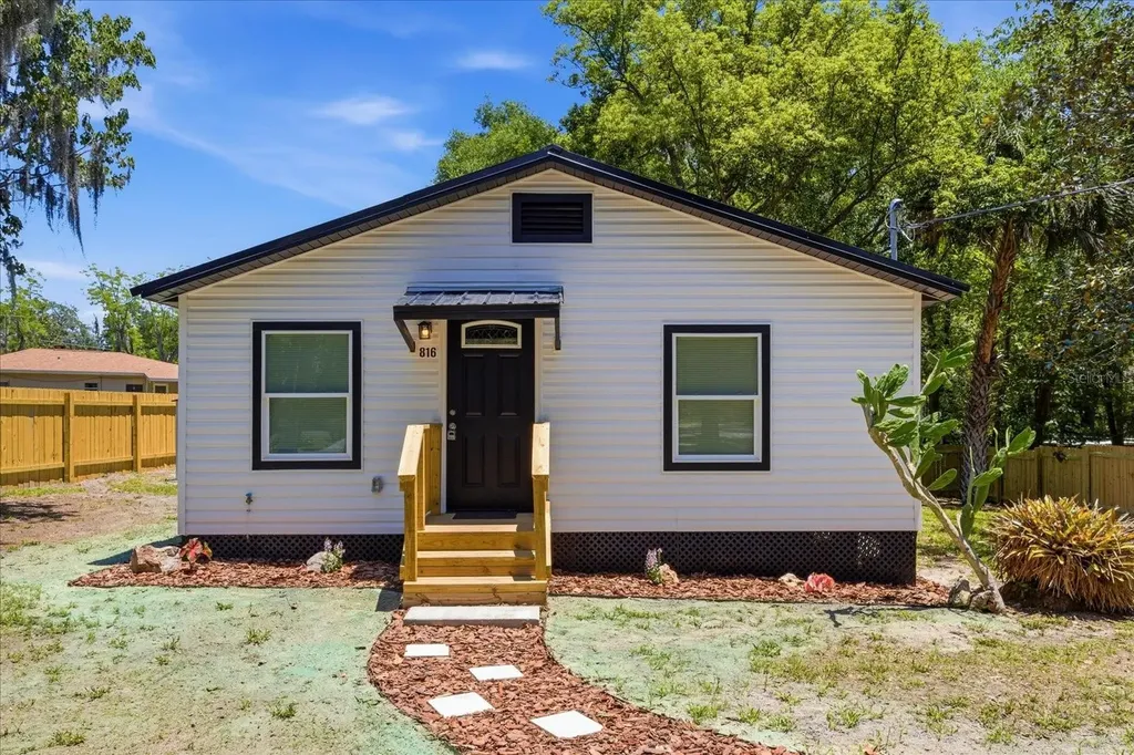 816 Woodland Avenue Leesburg FL 34748