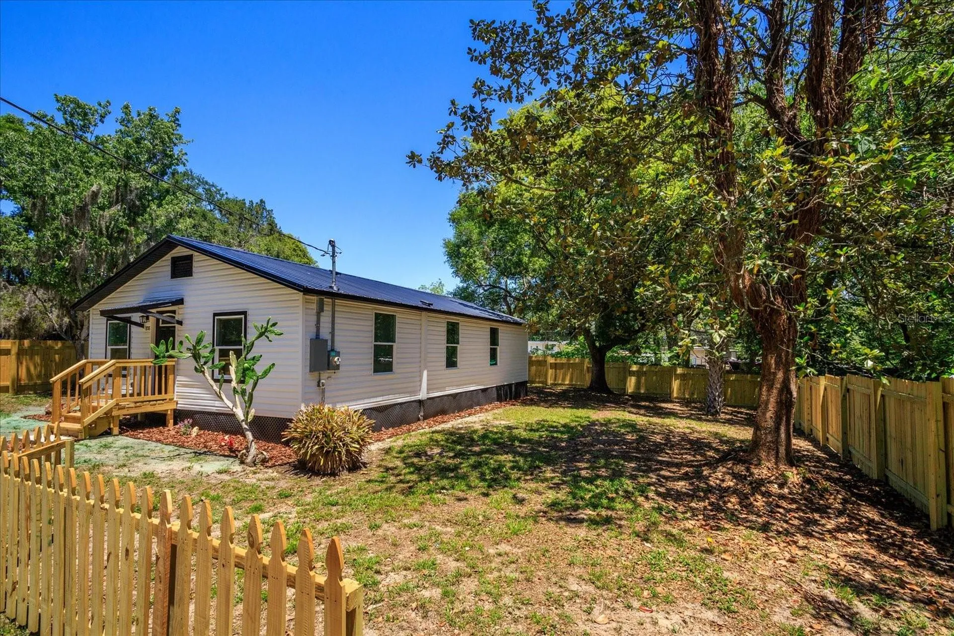 816 Woodland Avenue Leesburg FL 34748