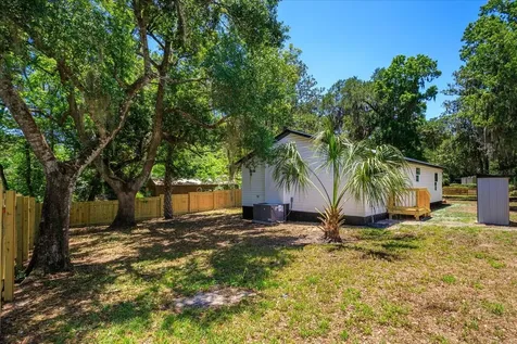 816 Woodland Avenue Leesburg FL 34748