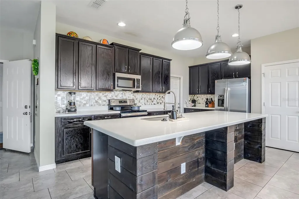 624 Sardinia Circle Davenport FL 33837