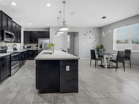 624 Sardinia Circle Davenport FL 33837