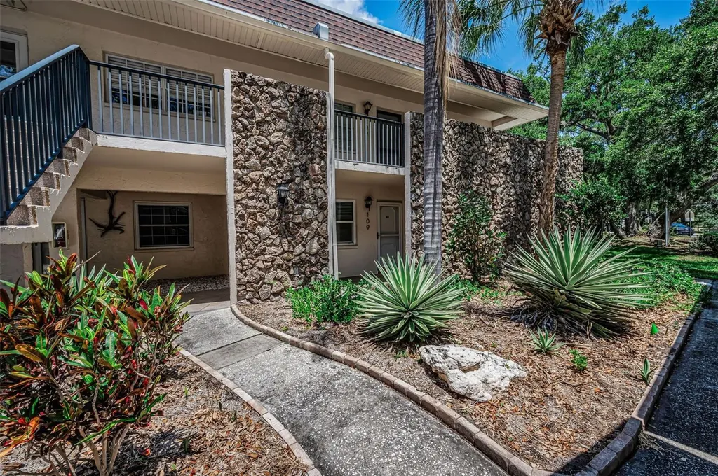 820 Patricia Avenue Dunedin FL 34698