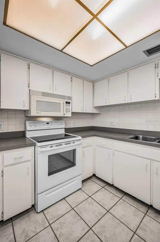 820 Patricia Avenue Dunedin FL 34698