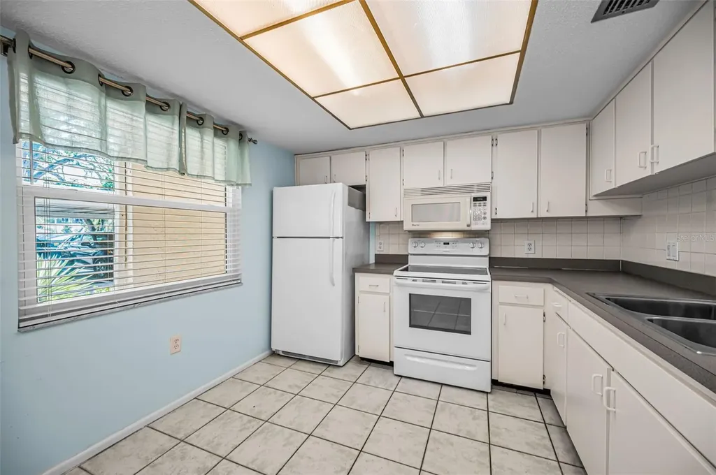 820 Patricia Avenue Dunedin FL 34698