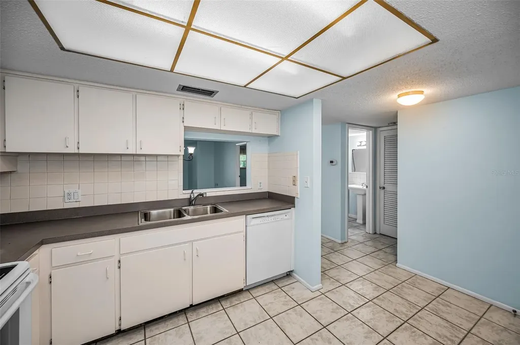 820 Patricia Avenue Dunedin FL 34698