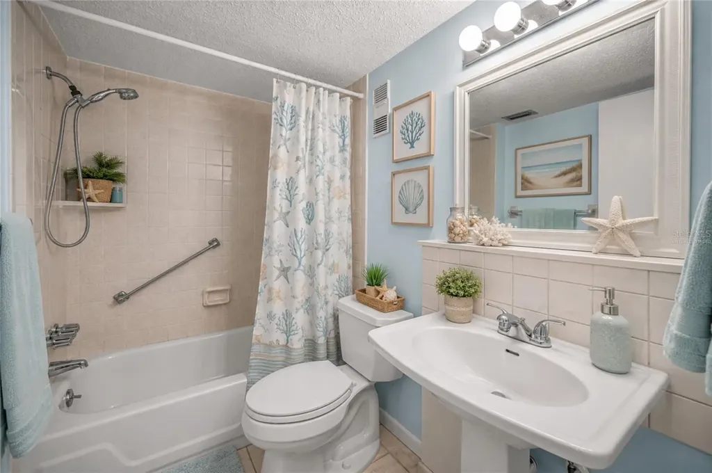 820 Patricia Avenue Dunedin FL 34698