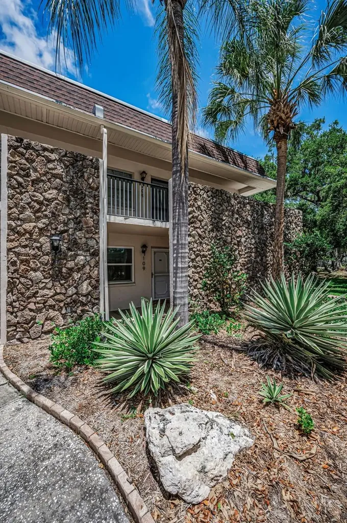 820 Patricia Avenue Dunedin FL 34698