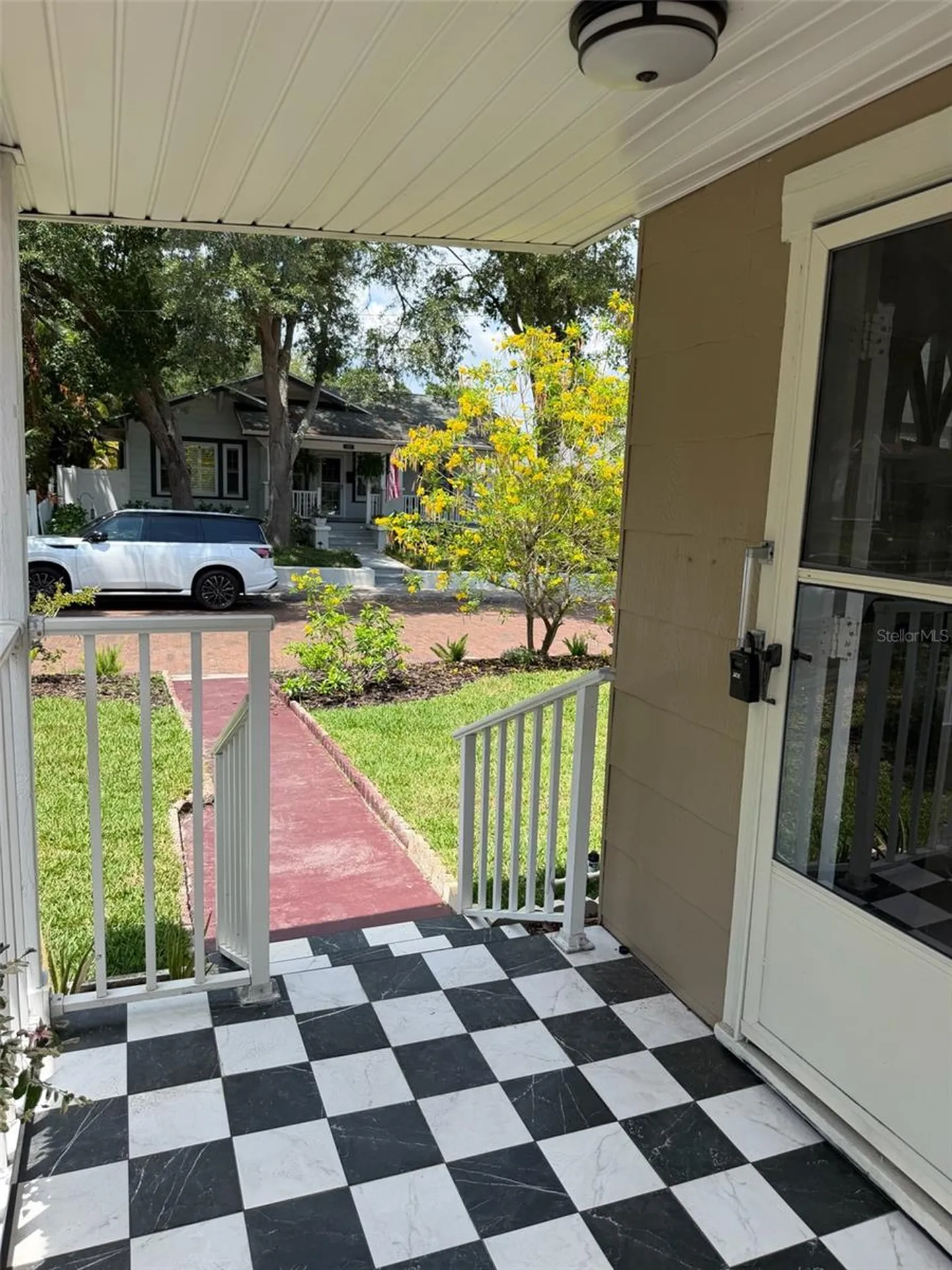 124 20th Avenue N St Petersburg FL 33704