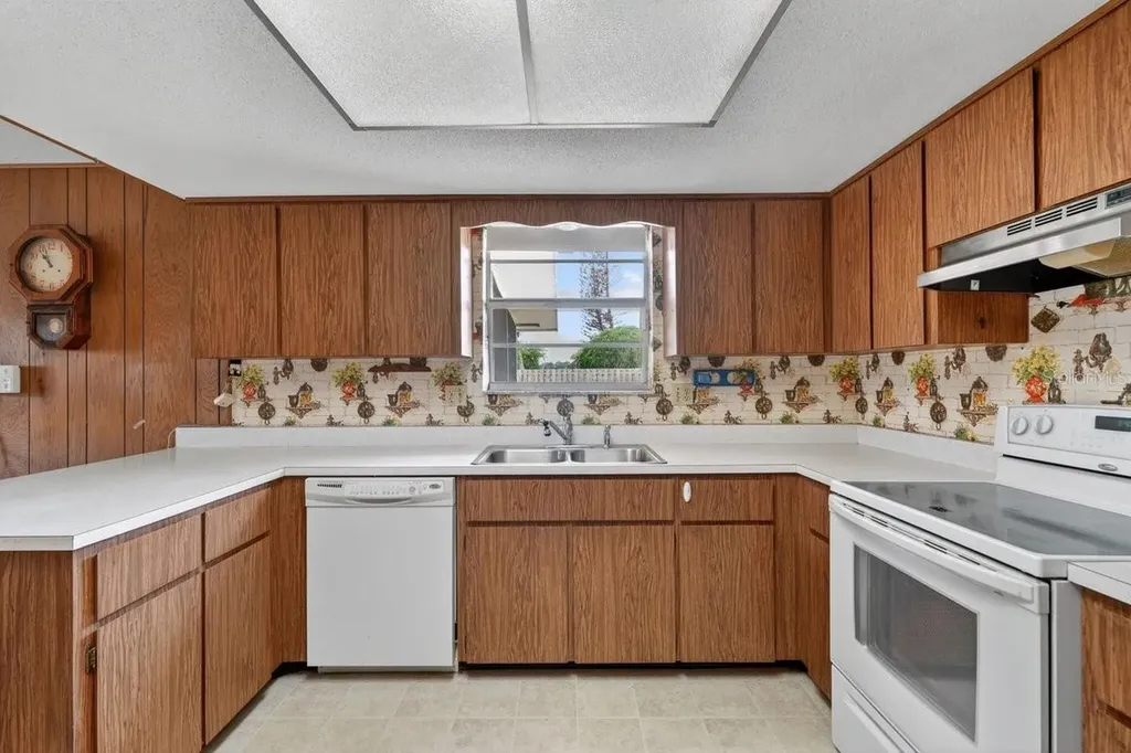 2342 Citrus Avenue South Daytona FL 32119