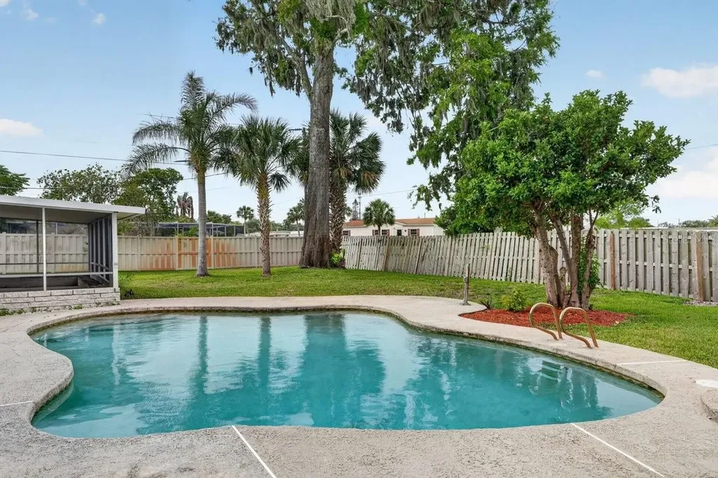 2342 Citrus Avenue South Daytona FL 32119