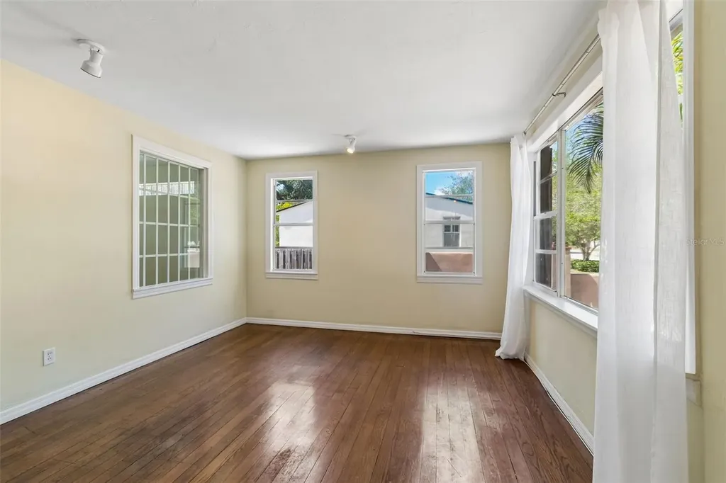 2805 S Manhattan Avenue Tampa FL 33629
