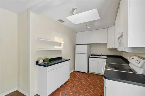 2805 S Manhattan Avenue Tampa FL 33629