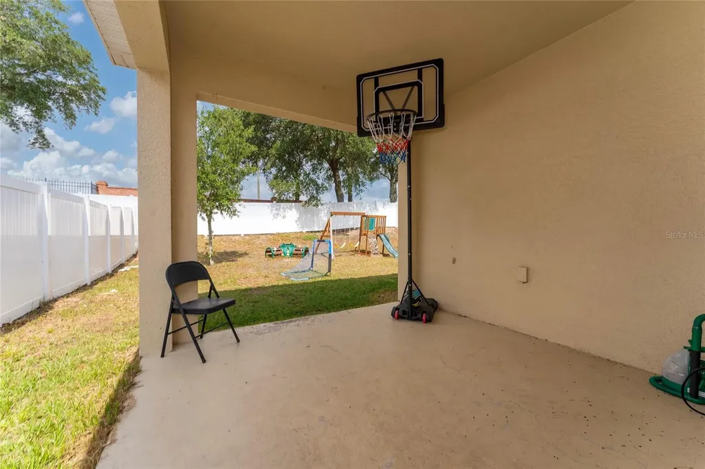 1209 Stratton Avenue Groveland FL 34736