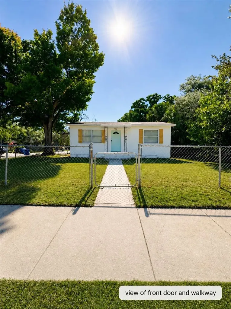 1543 43rd Street S St Petersburg FL 33711