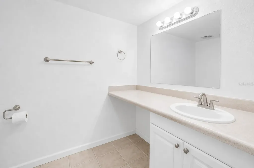 4160 35th Terrace S St Petersburg FL 33711