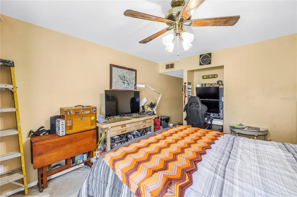 4160 35th Terrace S St Petersburg FL 33711
