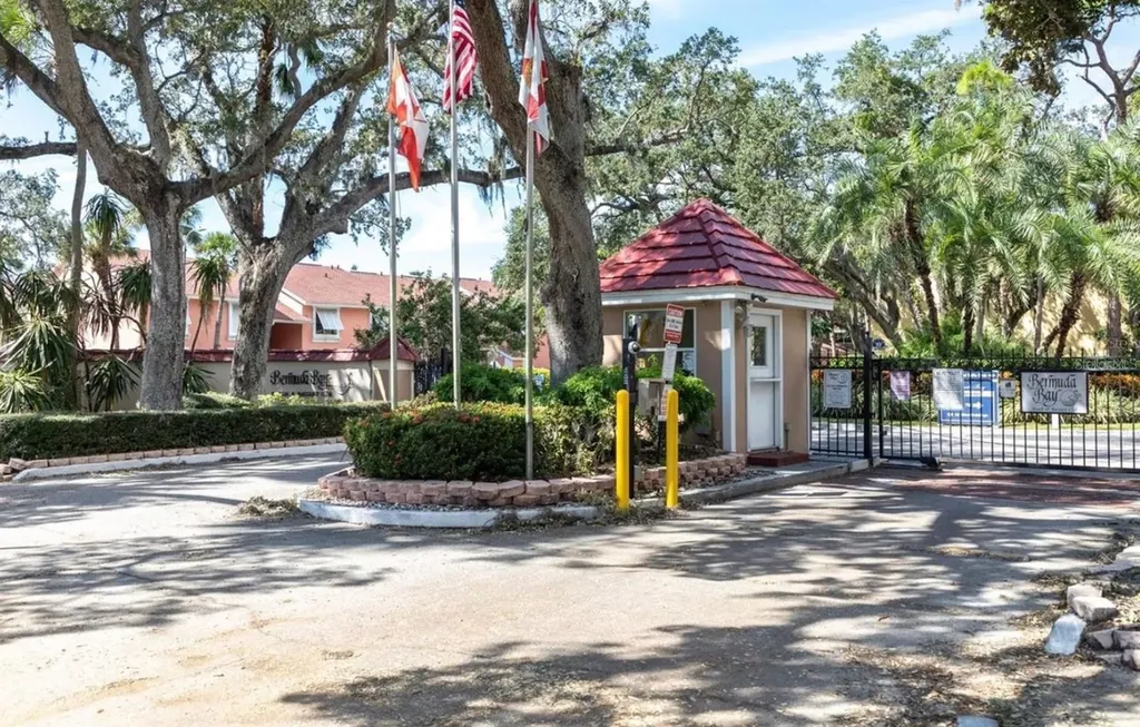 4160 35th Terrace S St Petersburg FL 33711