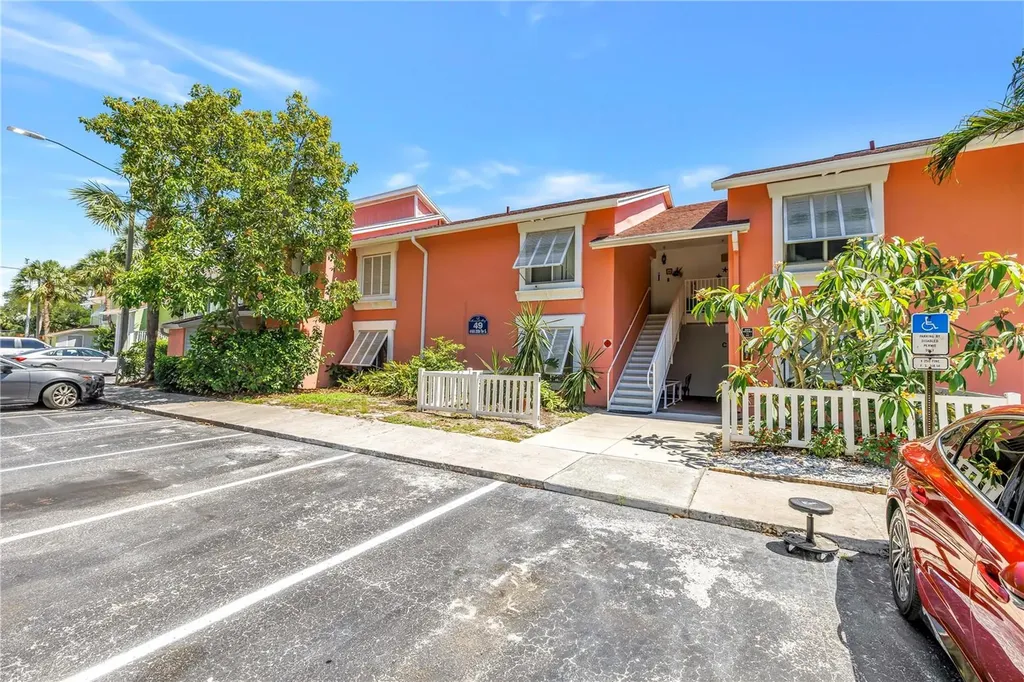 4160 35th Terrace S St Petersburg FL 33711