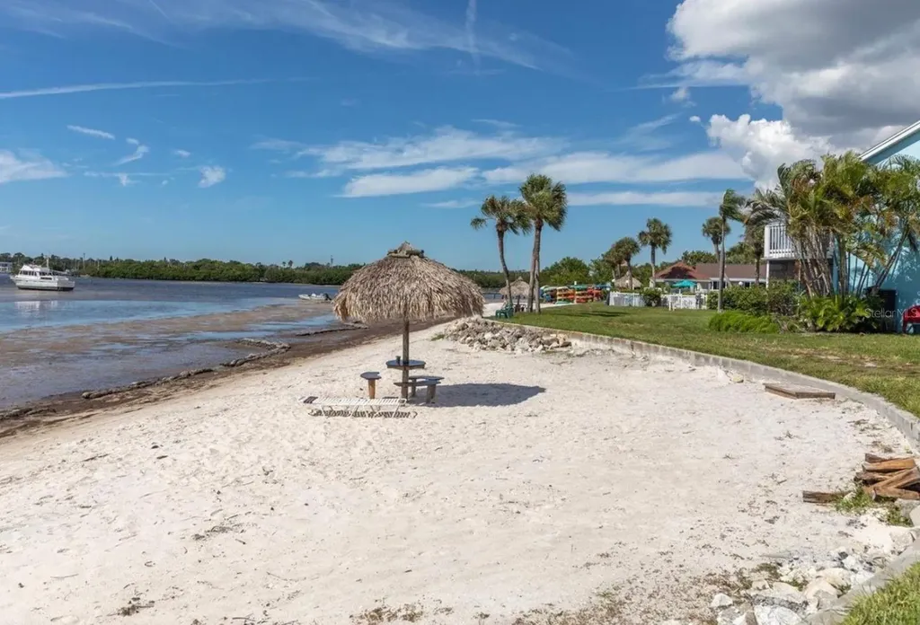 4160 35th Terrace S St Petersburg FL 33711