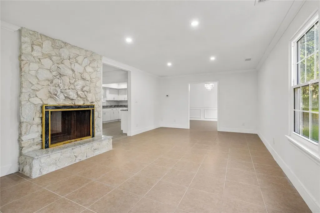 475 E Wisconsin Avenue Orange City FL 32763
