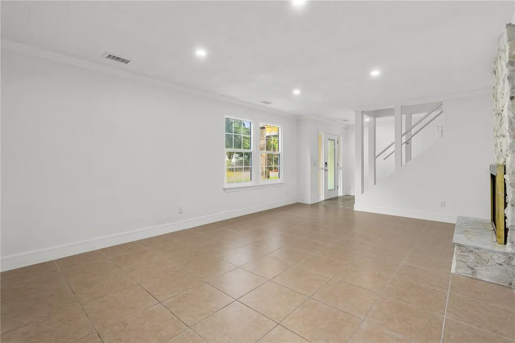 475 E Wisconsin Avenue Orange City FL 32763