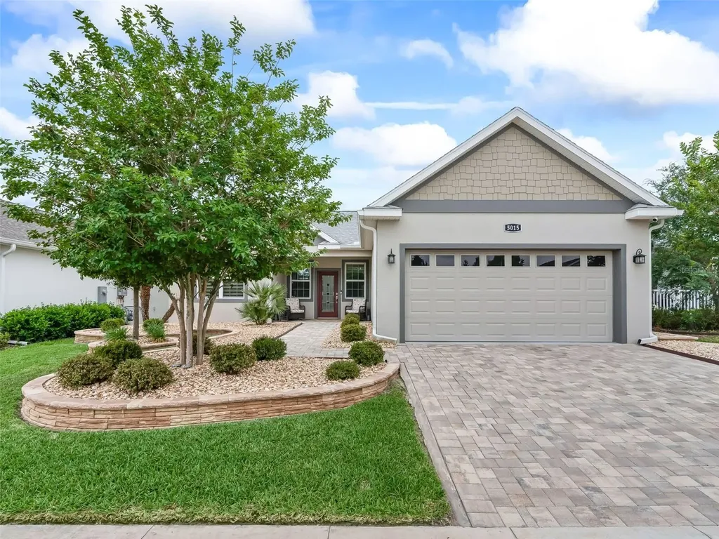 5015 NE 125th Loop Oxford FL 34484