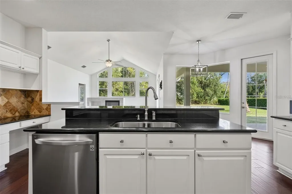 1452 Kensington Woods Drive Lutz FL 33549