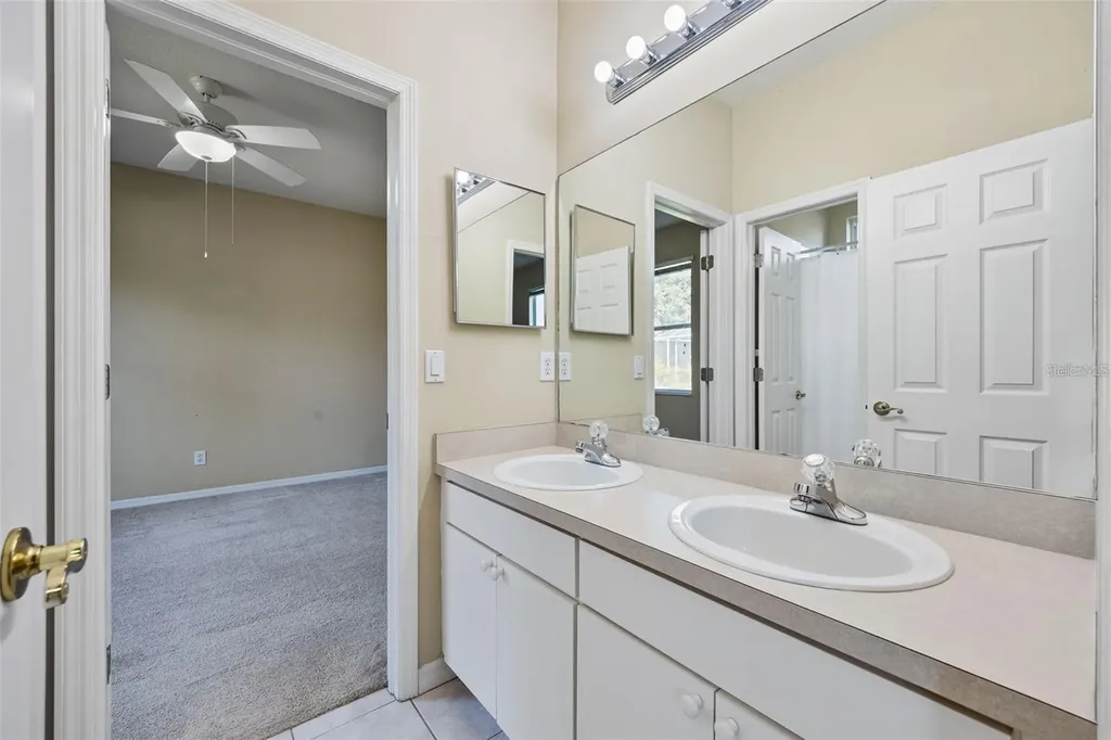 1452 Kensington Woods Drive Lutz FL 33549