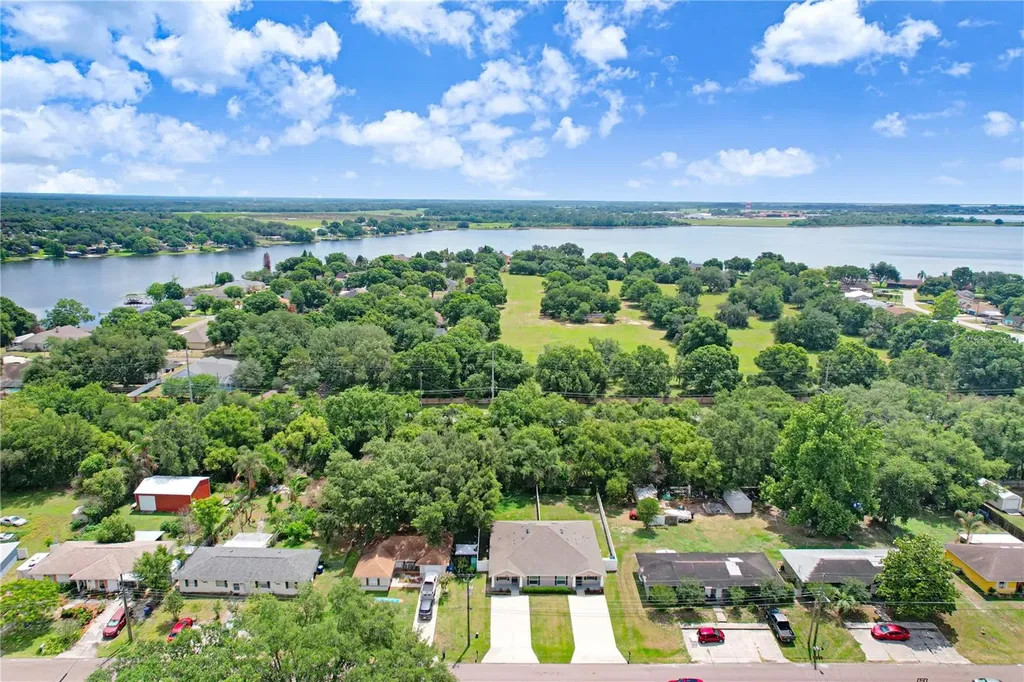 349 Honey Bee Lane Polk City FL 33868