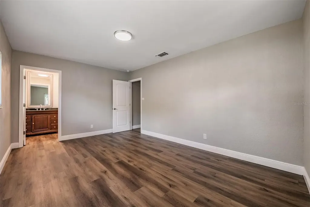 712 Camellia Court Seffner FL 33584