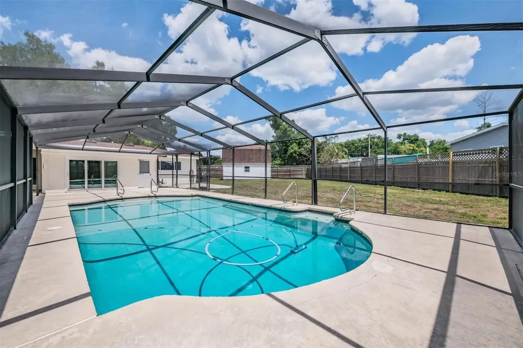 712 Camellia Court Seffner FL 33584
