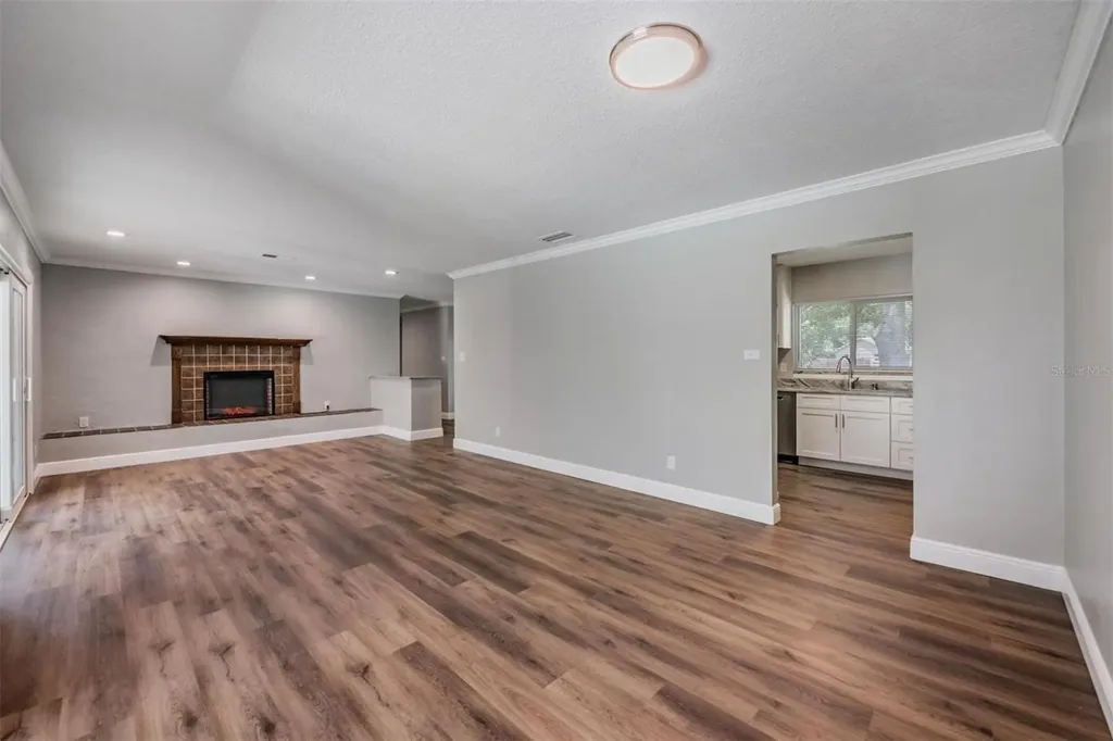 712 Camellia Court Seffner FL 33584