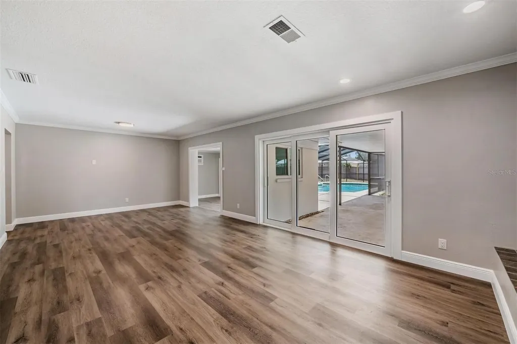 712 Camellia Court Seffner FL 33584