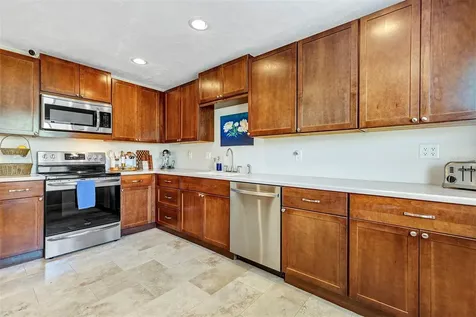121 Crown Point Circle Longwood FL 32779