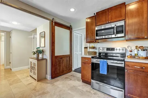 121 Crown Point Circle Longwood FL 32779