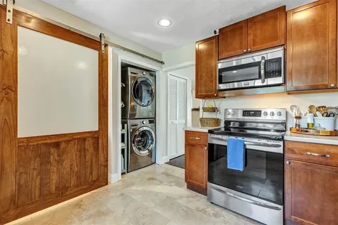 121 Crown Point Circle Longwood FL 32779