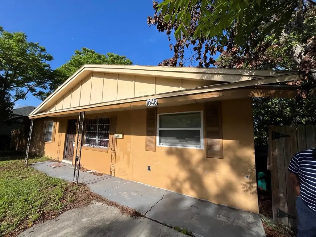 1648 Messina Avenue Orlando FL 32811