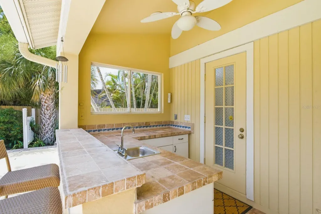 1856 Wood Thrush Way Palm Harbor FL 34683