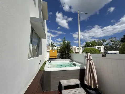 145 Trafalgar Square Guaynabo PR 00969