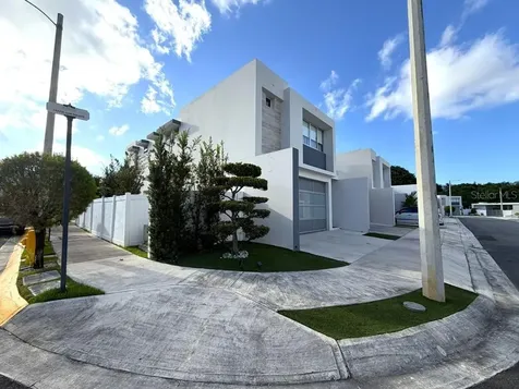 145 Trafalgar Square Guaynabo PR 00969