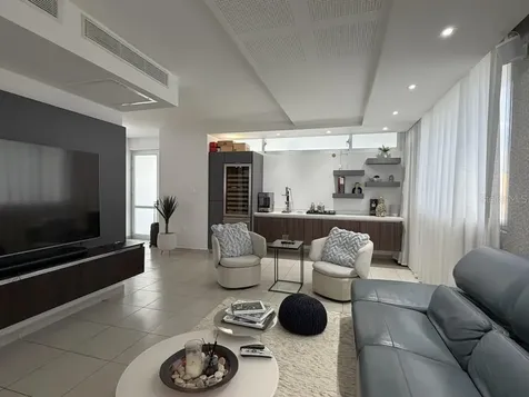145 Trafalgar Square Guaynabo PR 00969