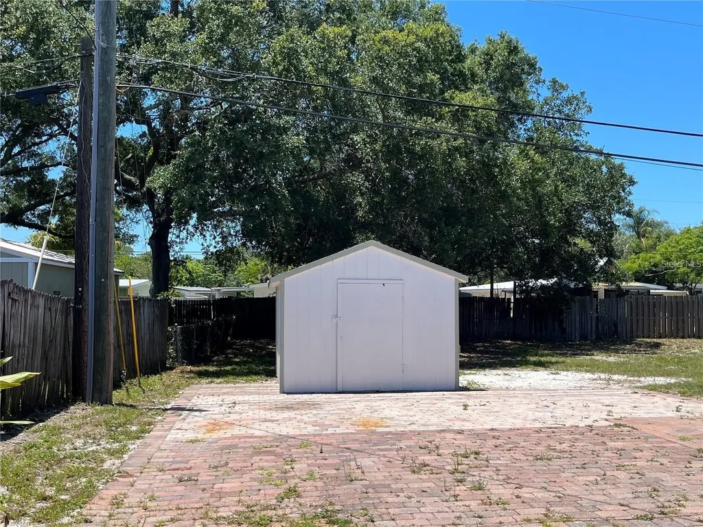 3842 Hawkeye Circle Sarasota FL 34232