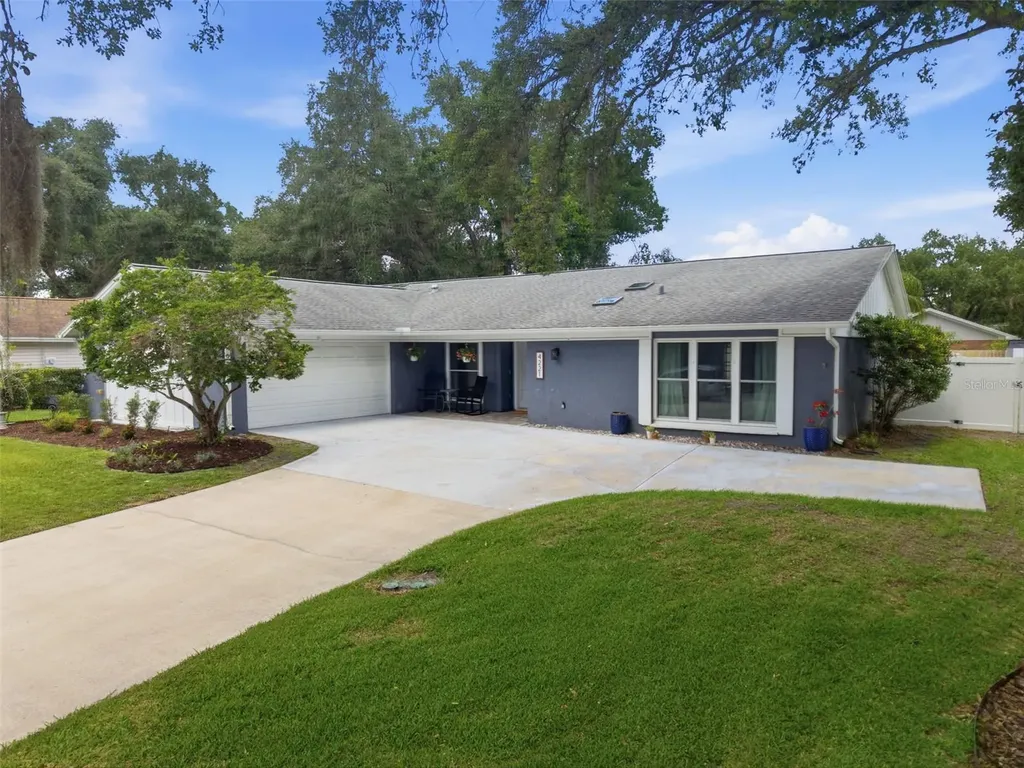 4221 Water Oaks Lane Tampa FL 33618