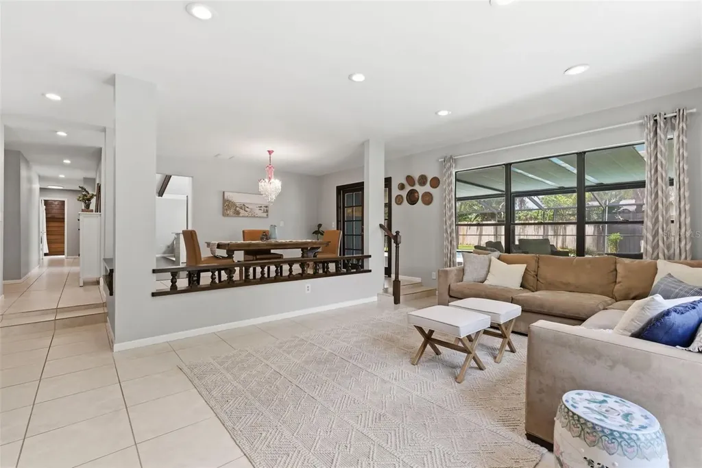4221 Water Oaks Lane Tampa FL 33618