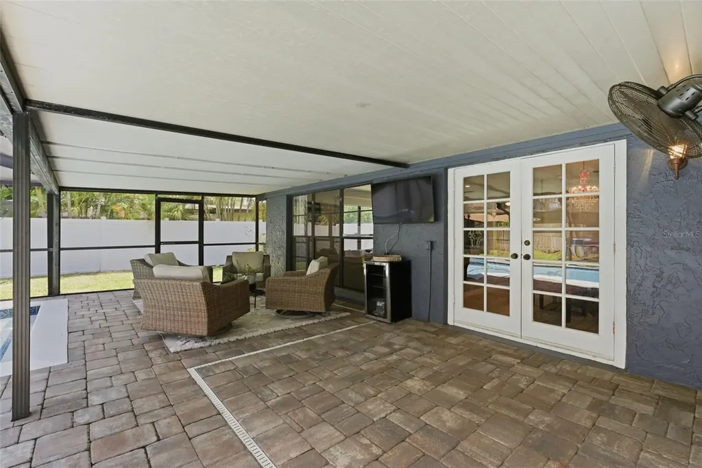 4221 Water Oaks Lane Tampa FL 33618