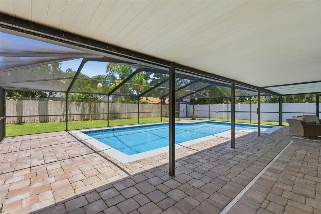 4221 Water Oaks Lane Tampa FL 33618